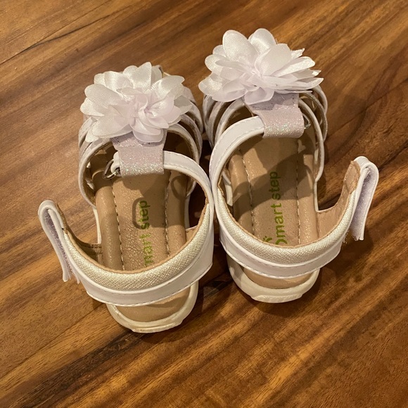 Smart Step Toddler Girls White Flower Sandals - Picture 3 of 6